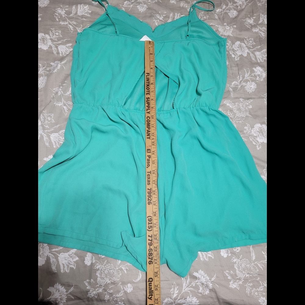 NWT Romper. Green. Keyhole  backing. Say What brand. Size XL. 100% polyester - Picture 3 of 6